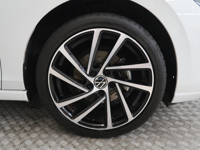 Volkswagen Golf, 2021