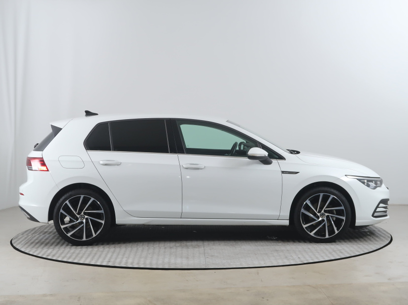Volkswagen Golf, 2021