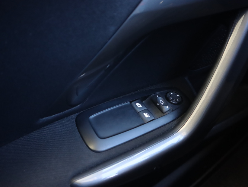 Peugeot 2008, 2017