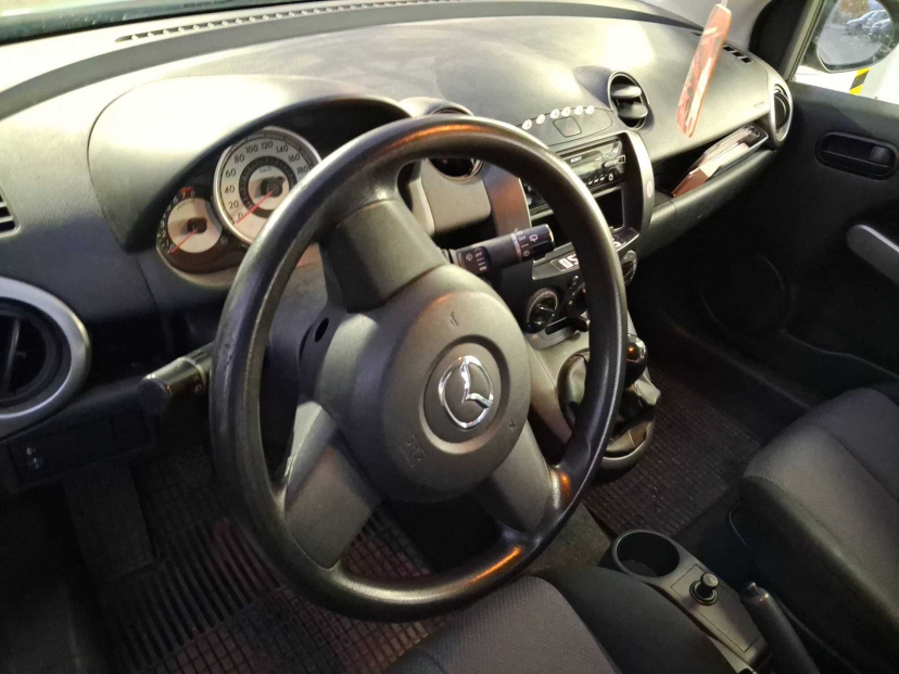 Mazda 2, 2008