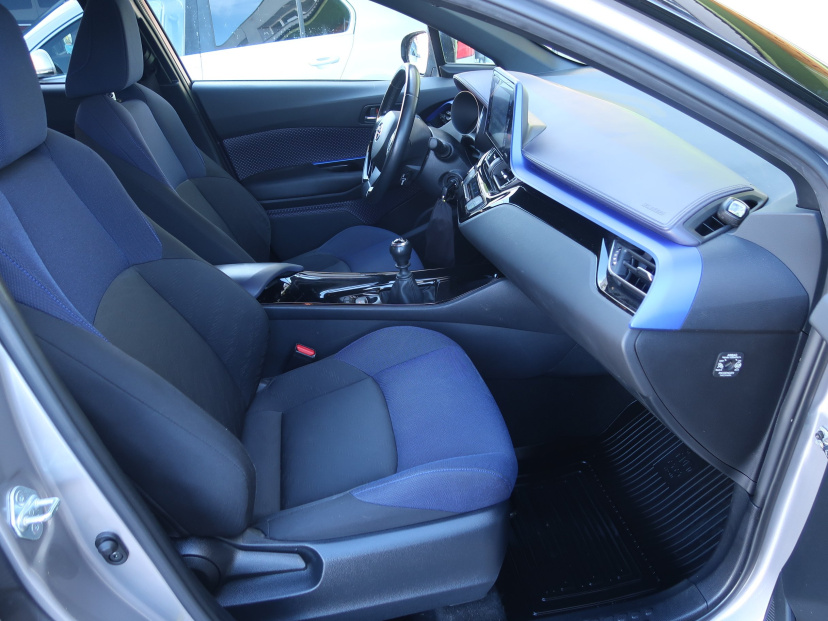 Toyota C-HR, 2017