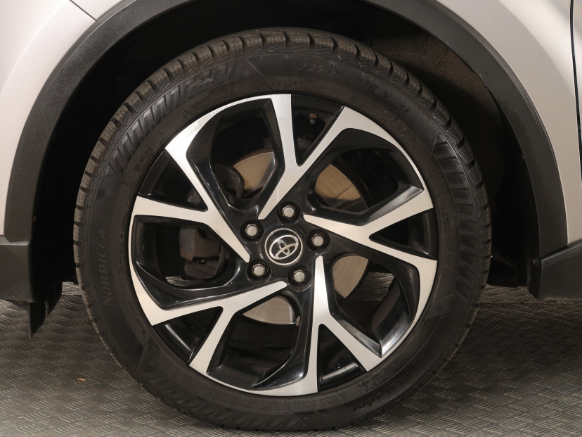 Toyota C-HR, 2017