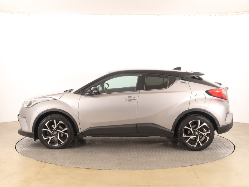 Toyota C-HR, 2017