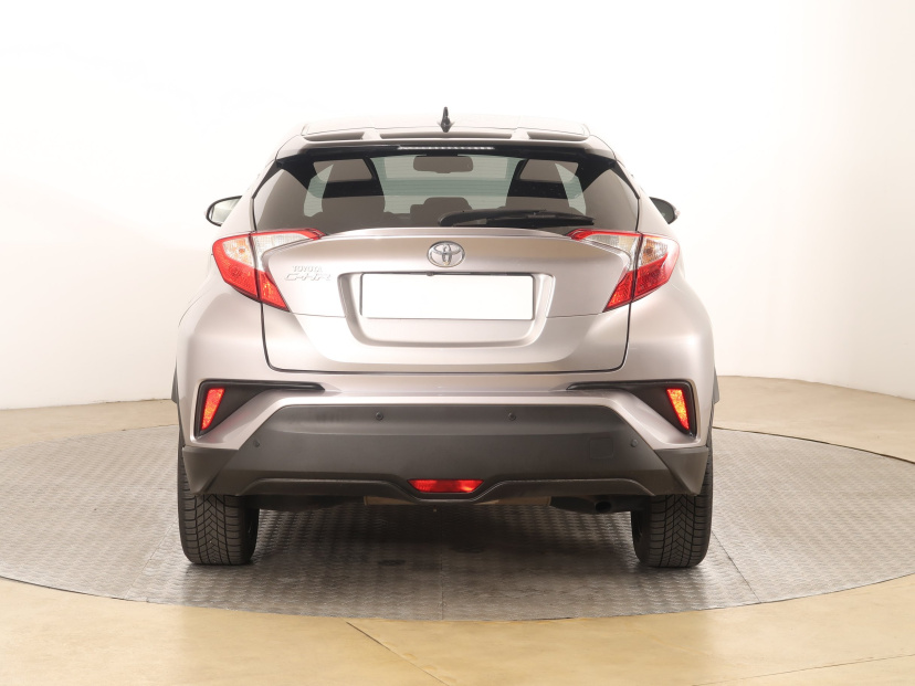 Toyota C-HR, 2017