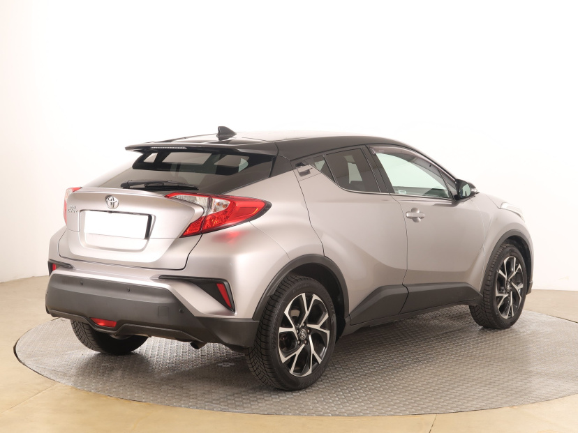 Toyota C-HR, 2017