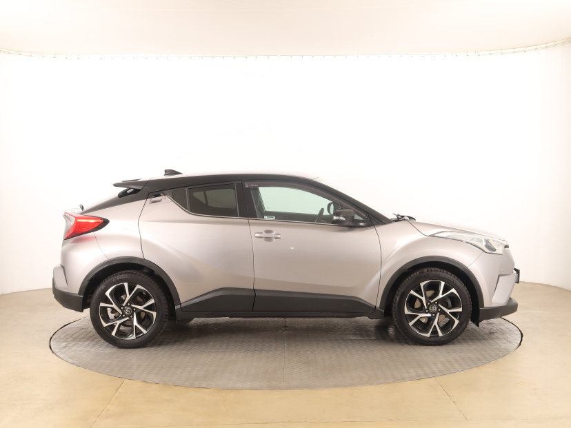 Toyota C-HR, 2017