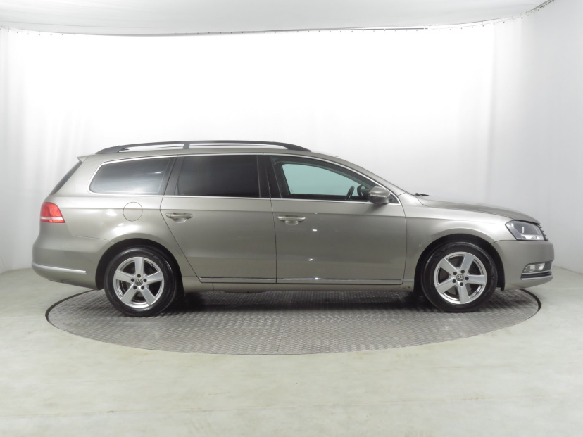 Volkswagen Passat, 2013