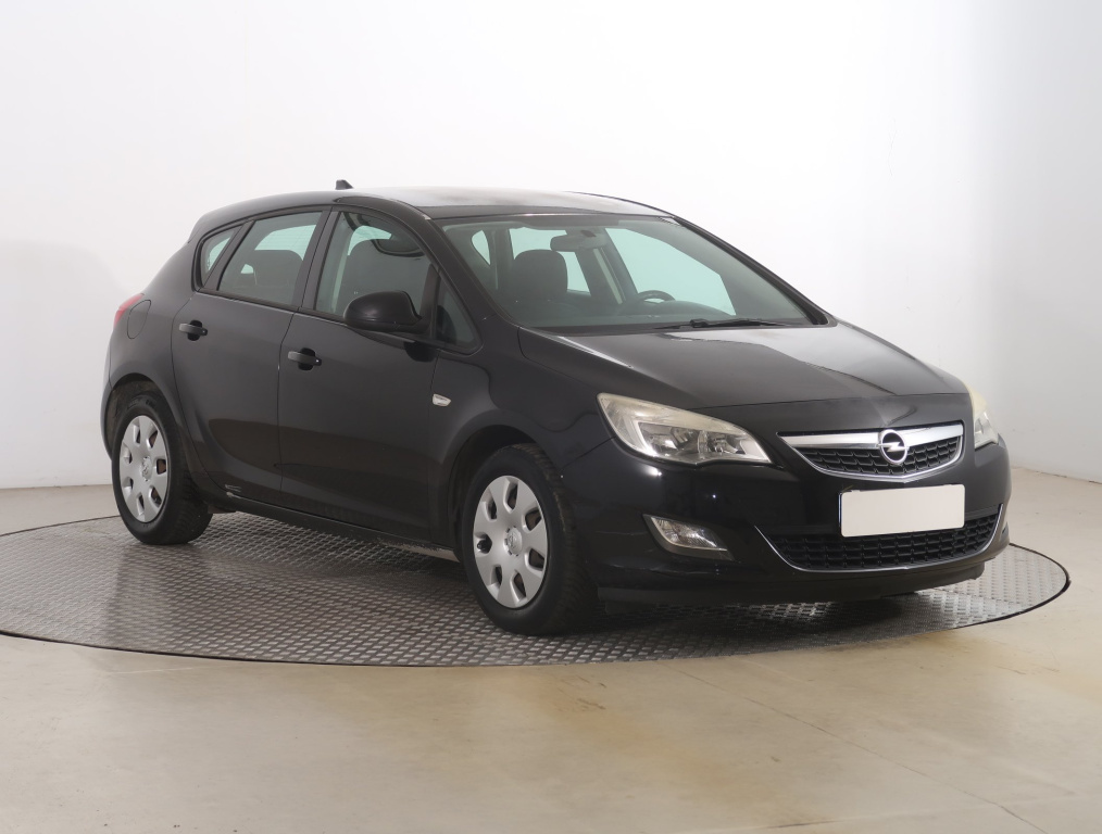 Opel Astra, 2010