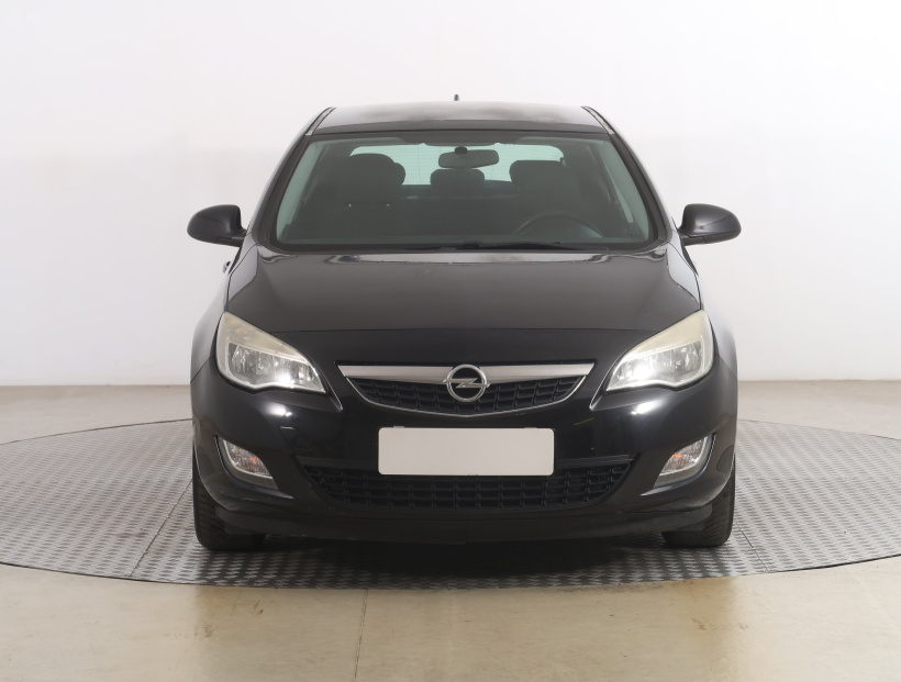 Opel Astra, 2010