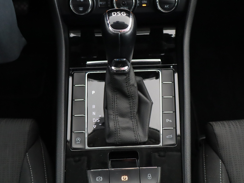 Škoda Superb, 2015