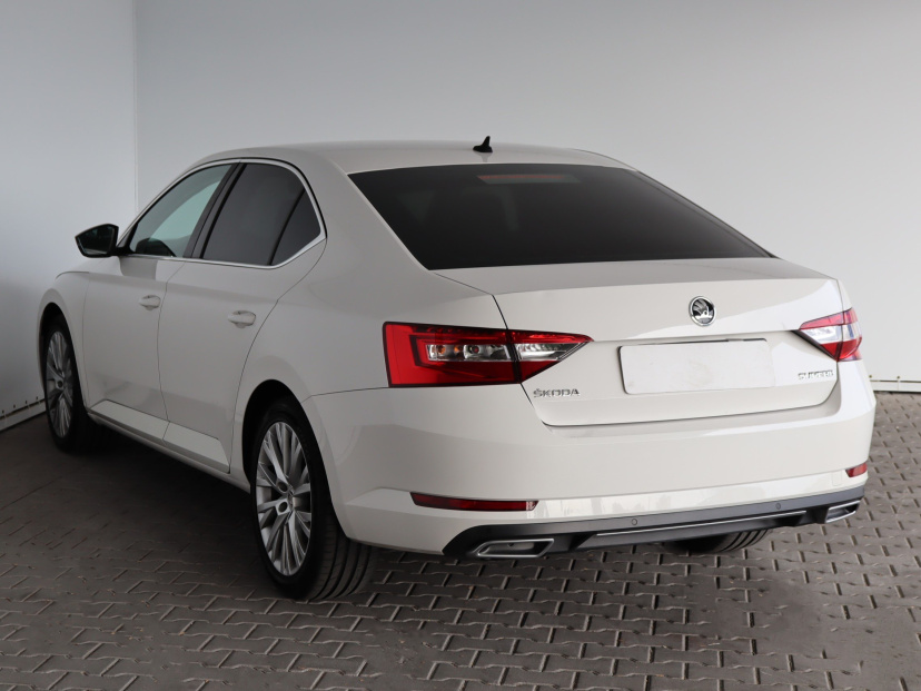 Škoda Superb, 2015