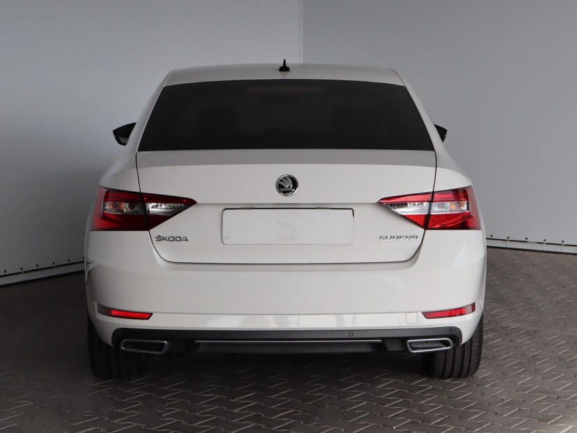 Škoda Superb, 2015