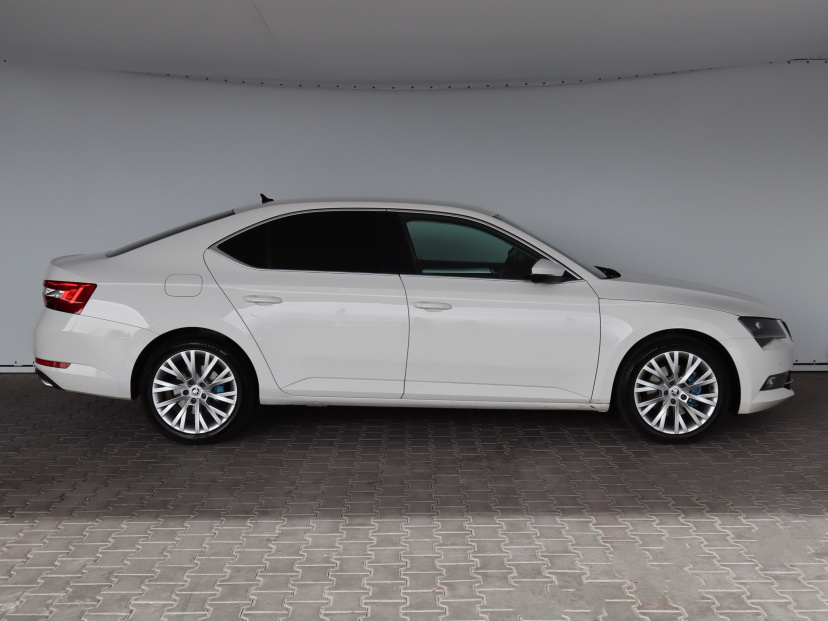 Škoda Superb, 2015