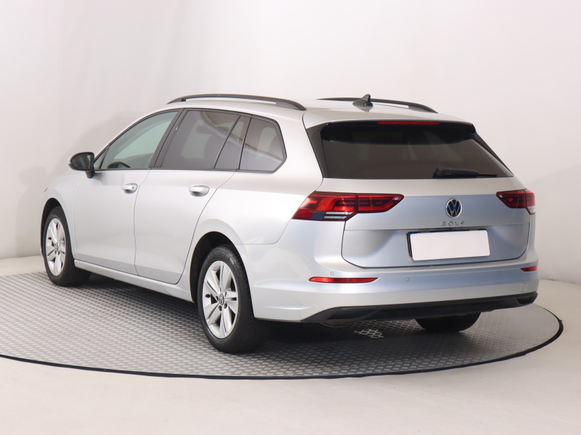 Volkswagen Golf, 2022
