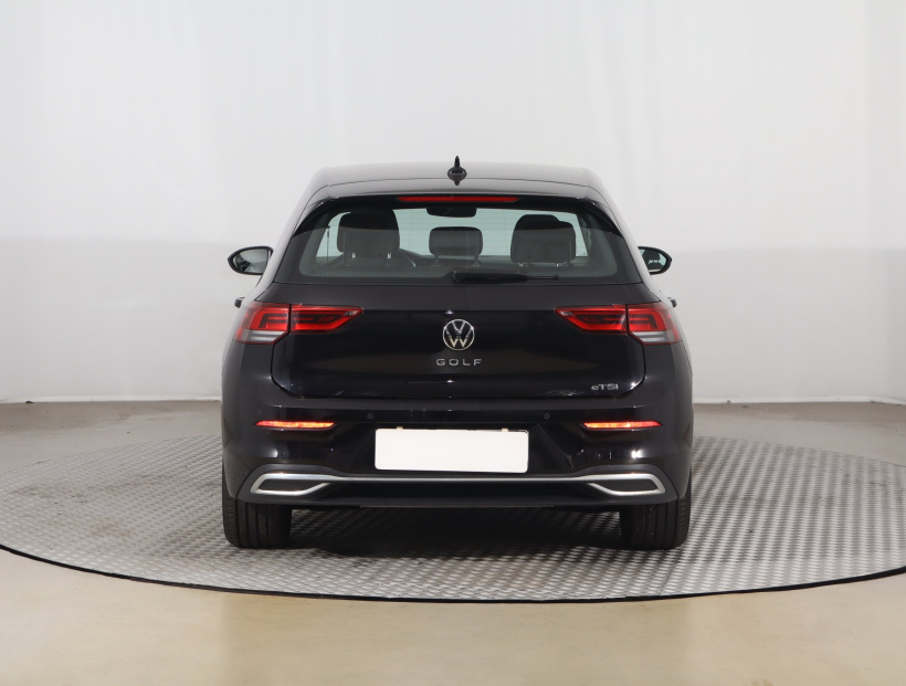 Volkswagen Golf, 2022