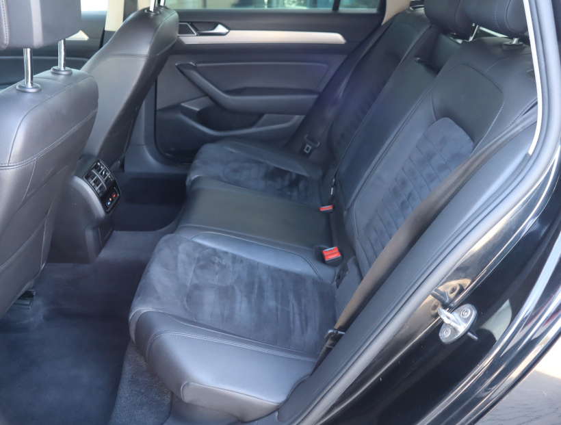 Volkswagen Passat, 2015