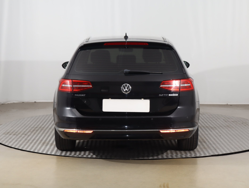 Volkswagen Passat, 2015