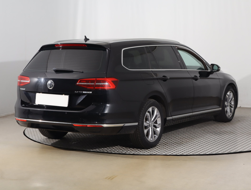 Volkswagen Passat, 2015