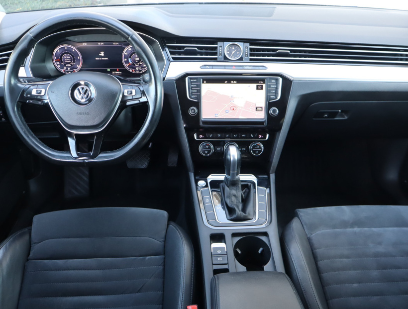 Volkswagen Passat, 2015