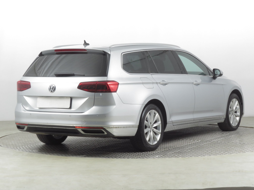 Volkswagen Passat, 2020