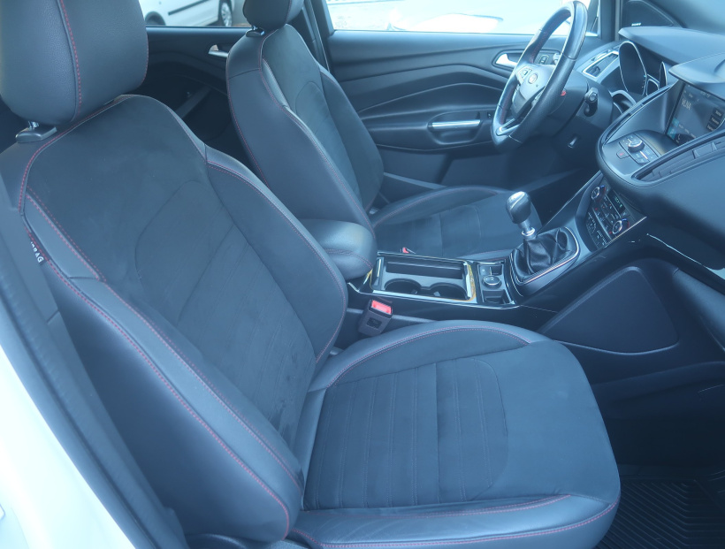 Ford Kuga, 2019