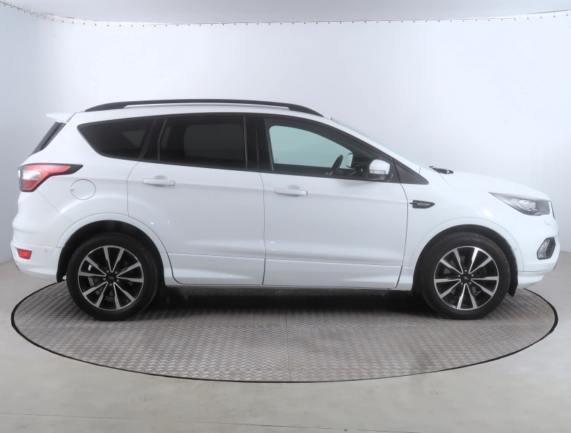 Ford Kuga, 2019