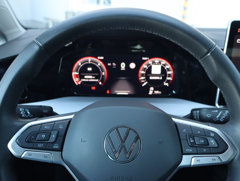 Volkswagen Golf, 2025