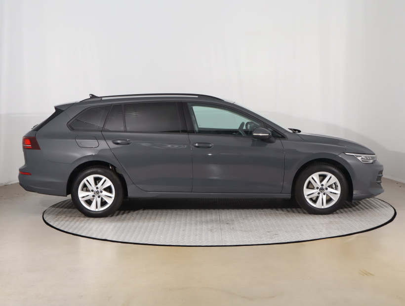 Volkswagen Golf, 2025