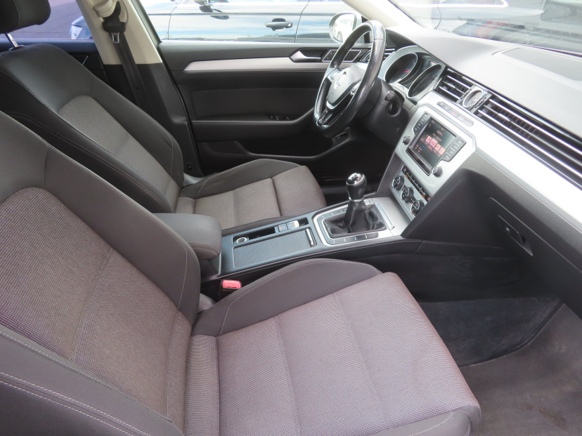 Volkswagen Passat, 2017