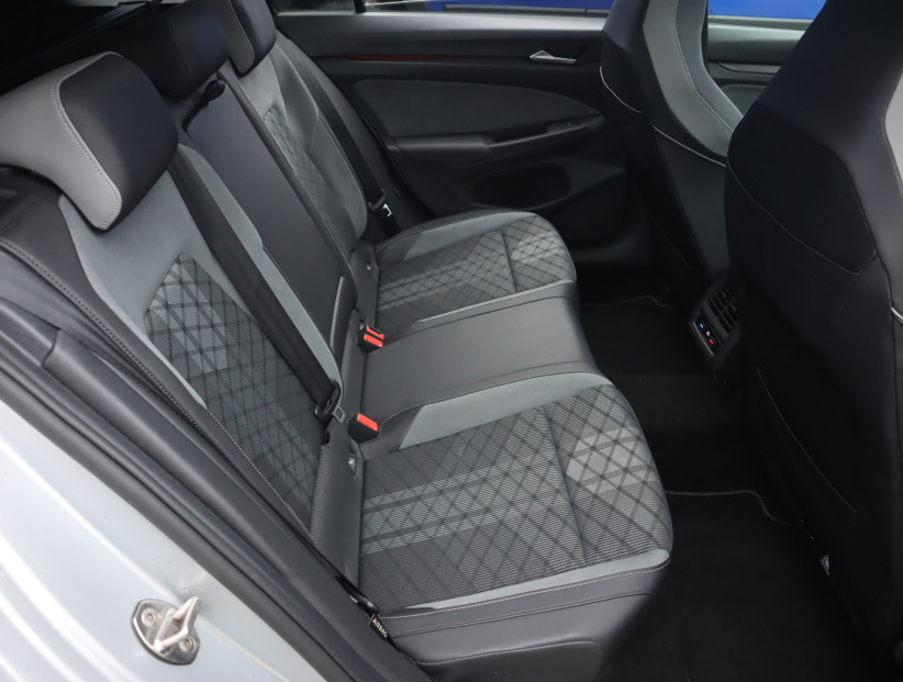Volkswagen Golf, 2021