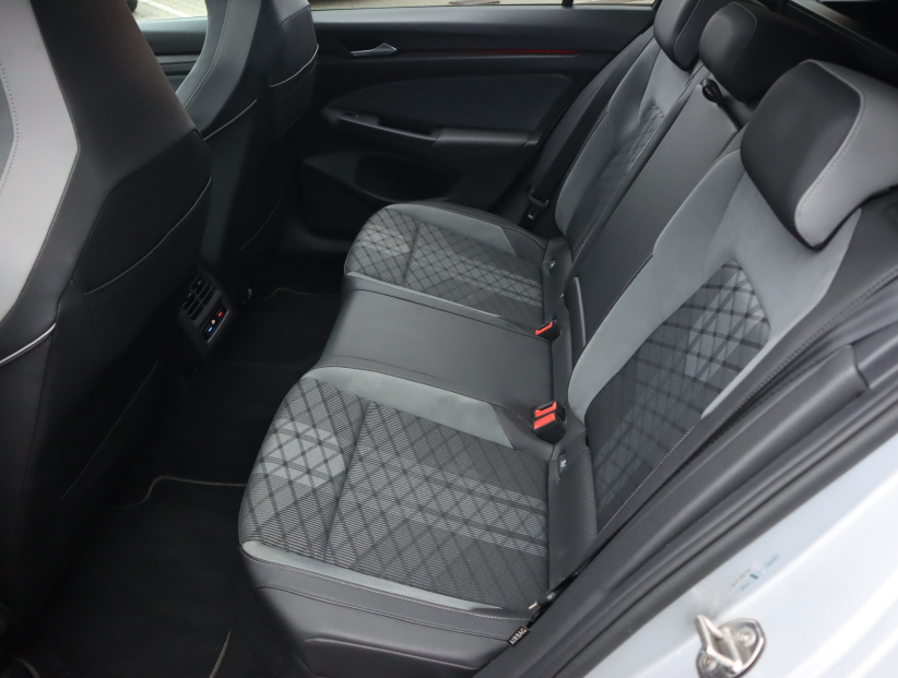 Volkswagen Golf, 2021