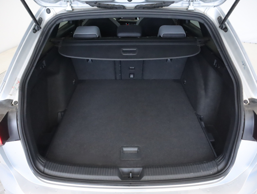 Volkswagen Golf, 2021