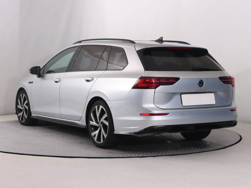 Volkswagen Golf, 2021