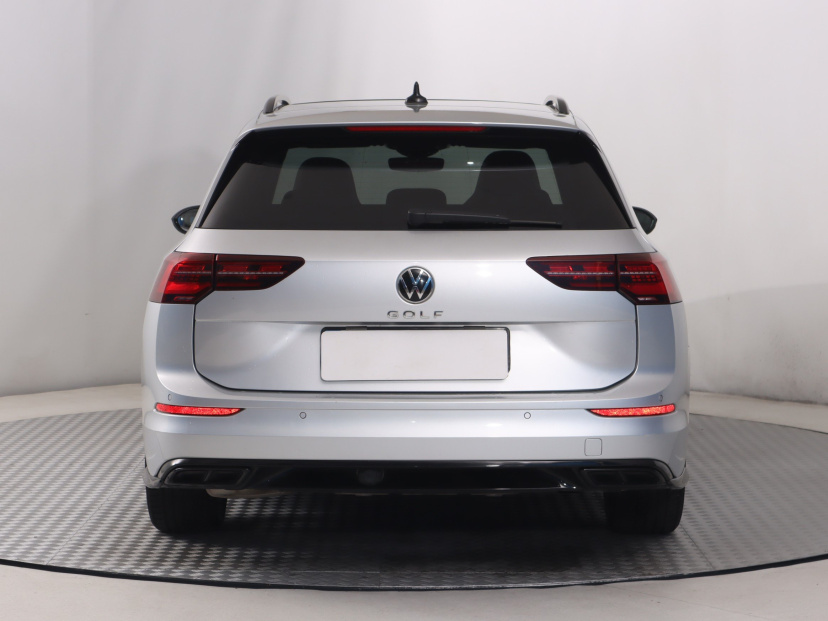 Volkswagen Golf, 2021