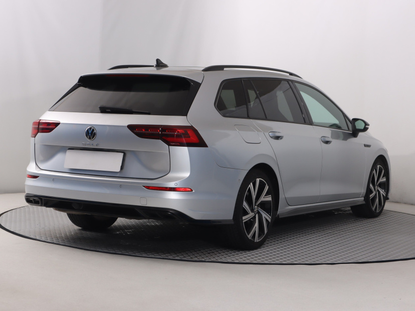 Volkswagen Golf, 2021