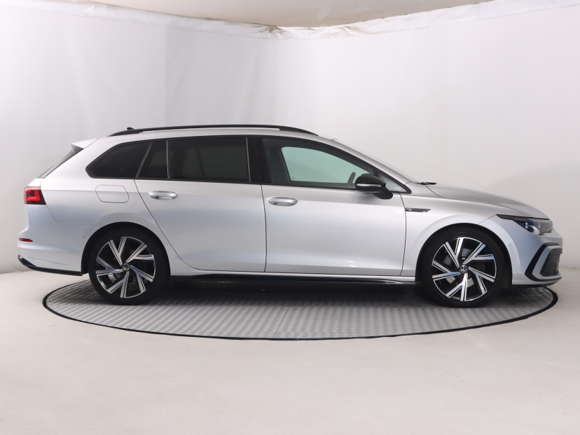 Volkswagen Golf, 2021