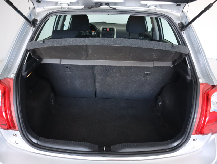 Toyota Auris, 2010