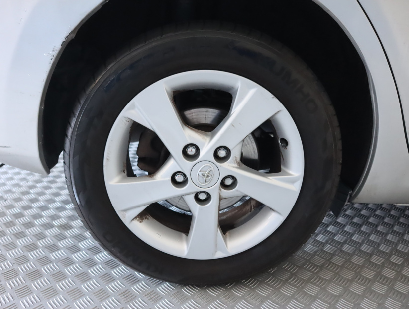 Toyota Auris, 2010