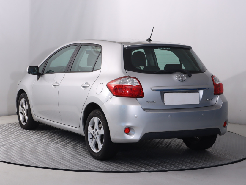 Toyota Auris, 2010