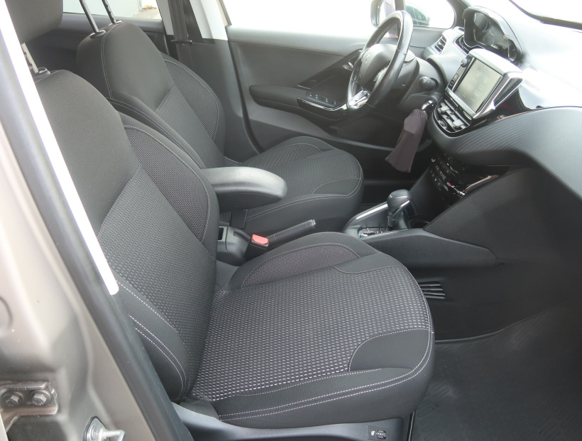 Peugeot 208, 2016