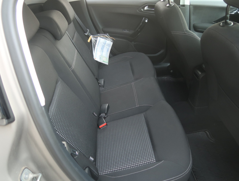 Peugeot 208, 2016