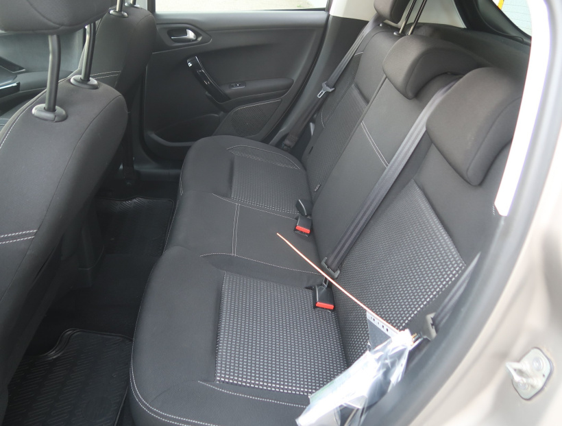 Peugeot 208, 2016