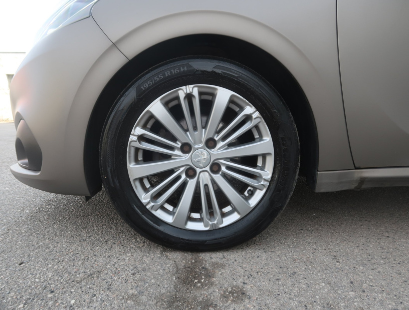 Peugeot 208, 2016