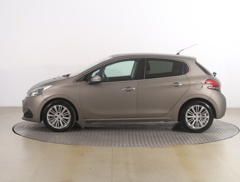 Peugeot 208, 2016