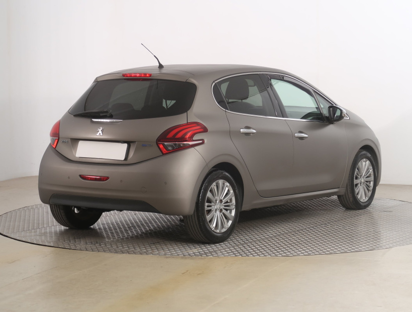 Peugeot 208, 2016