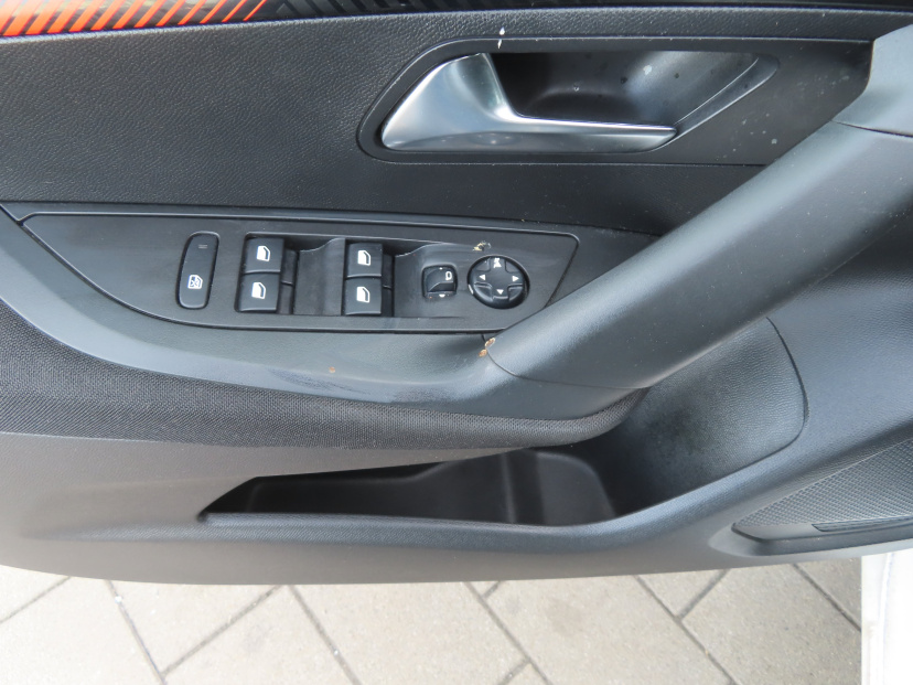 Peugeot 2008, 2020