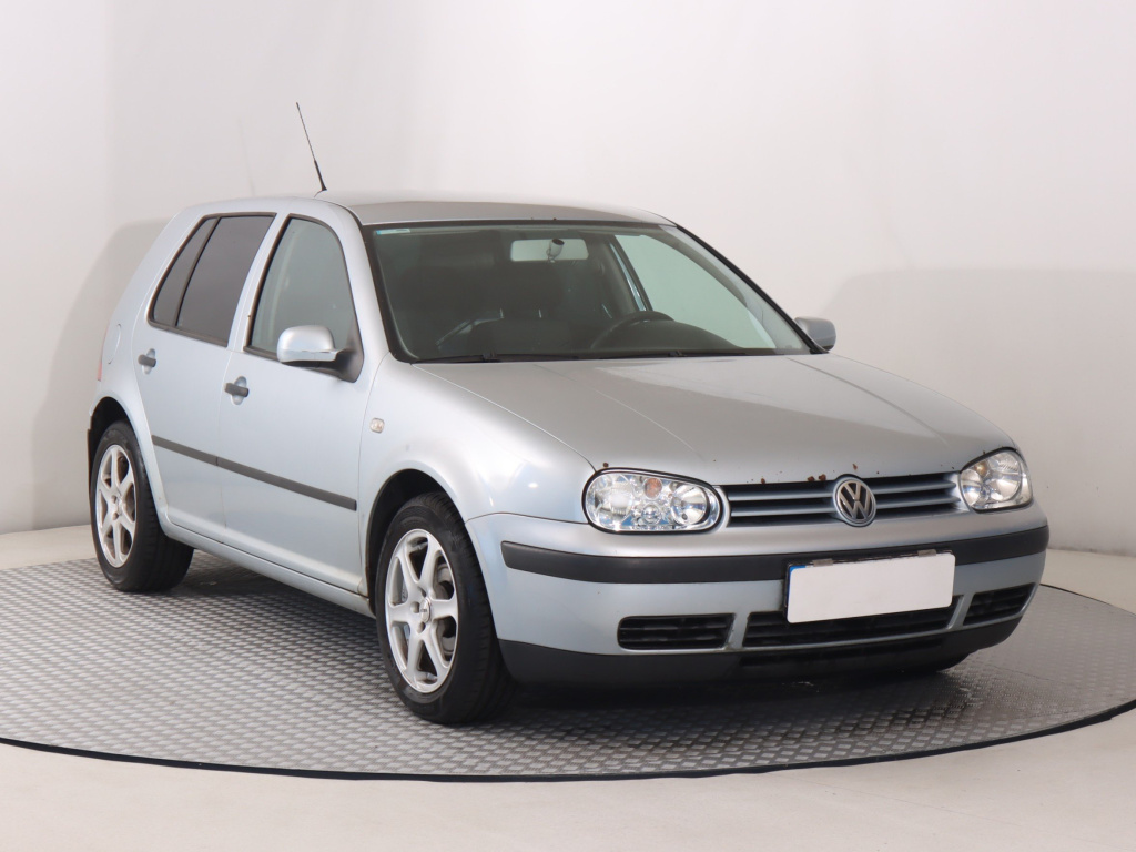 Volkswagen Golf, 2004