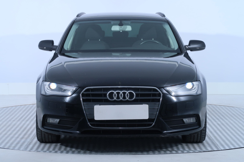 Audi A4, 2015