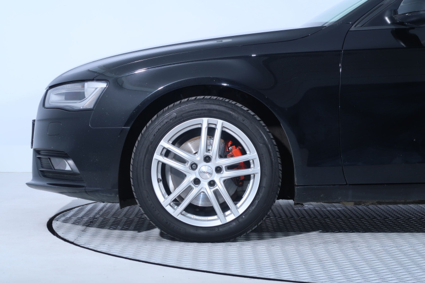 Audi A4, 2015