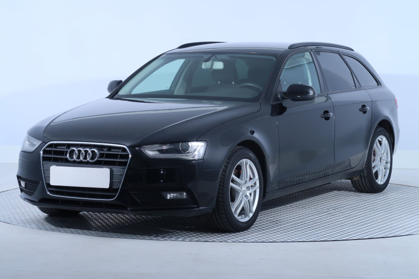 Audi A4, 2015